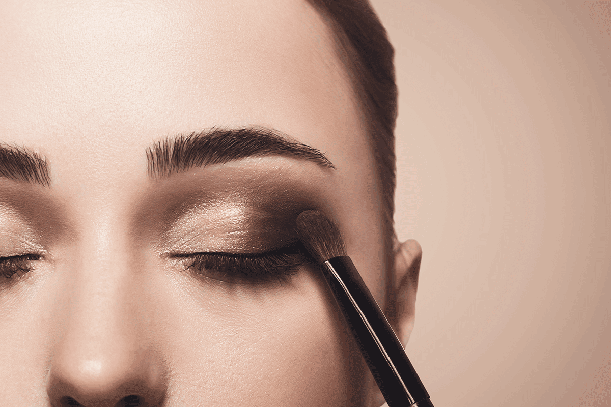 The Best Eyeshadow Makeup Tips, According to MUAs