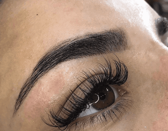 How Long Do Semi-Permanent Eyelashes Last? - Nouveau Lashes